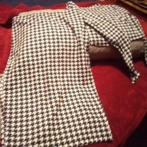 BRAND NEW never worn Sjirt Set